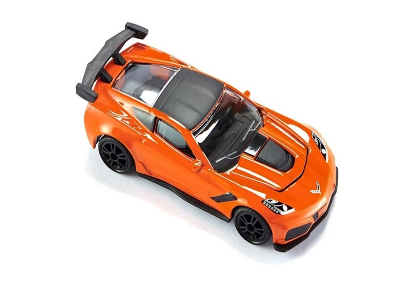 Siku 1534, Chevrolet Corvette ZR1, Orange/Black, Opening Bonnet, Toy Vehicle for Children - Image 5